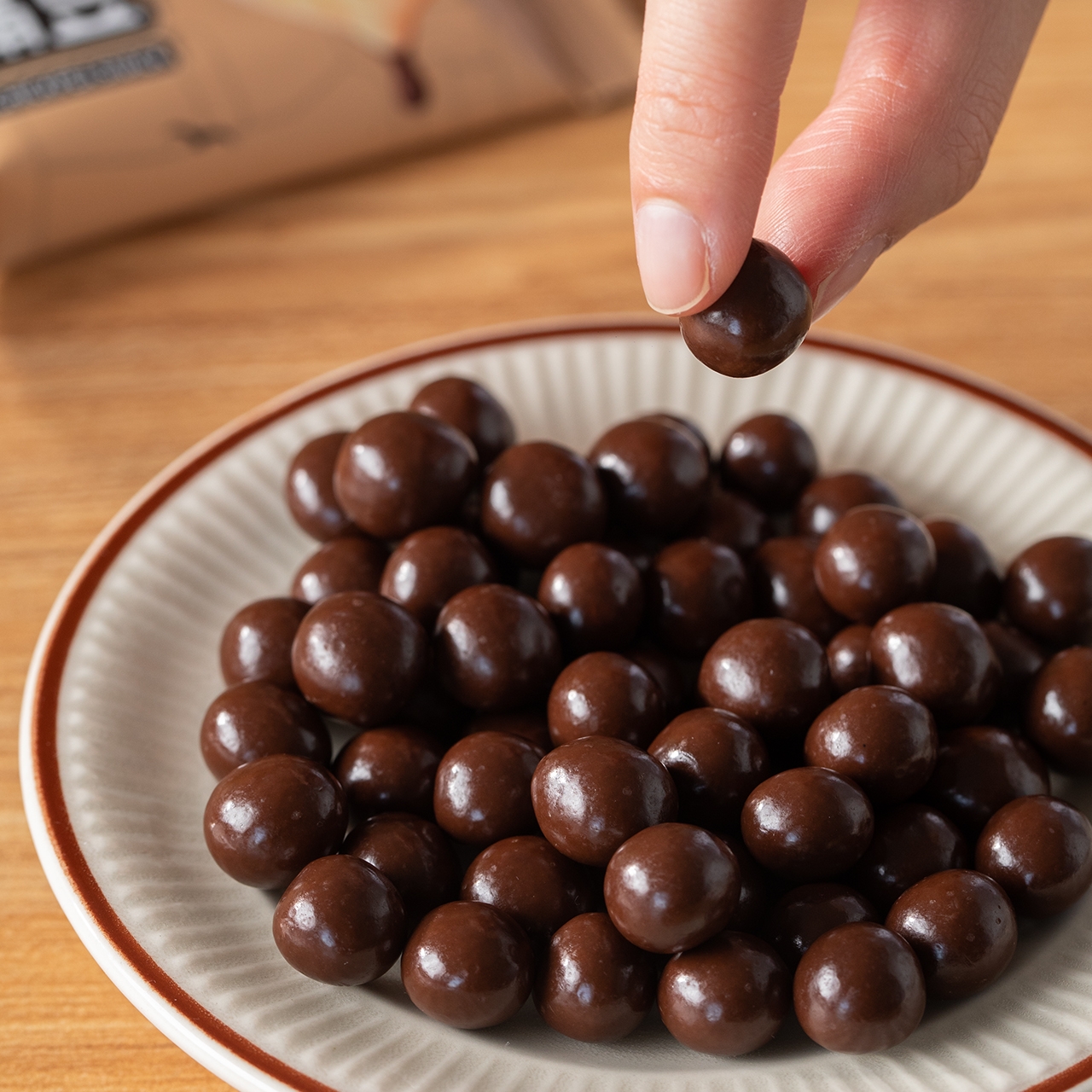 原豆复兴巧克力鹰嘴豆|醇香丝滑黑巧+香酥绵密鹰嘴豆，健康又好吃