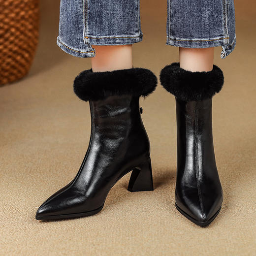 【预售5天】高跟尖头短靴，女神气质通勤细跟大码毛毛时装靴898-812 商品图1