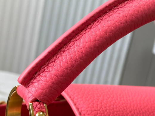 秋冬特惠💰1700 渠道级LV 新品 te级LV 动态芯片 M26005/M48865唇膏印花竹篮 本款Capucines手袋 商品图6