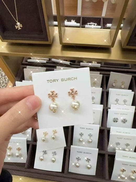 💰650🇺🇸拼邮✈️Tory Burch/TB  新款珍珠耳钉，超好看的配饰，大幂幂同款哦！做工超精致，非常高级😍 商品图2