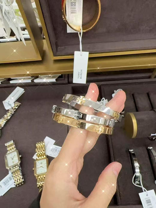 黑五巨折💰750🇺🇸拼邮✈️ 😍Tory Burch TB手镯💫三个颜色 卡地亚同款哦‼️ 🔥 优雅美丽  开口设计 不挑手腕  超级显白  点缀你的美🥰 商品图6