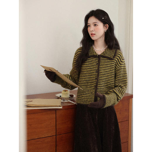鹿向南「坠红叠翠」黄绿条纹法式开衫女秋冬款宽松小众复古风毛衣 商品图0