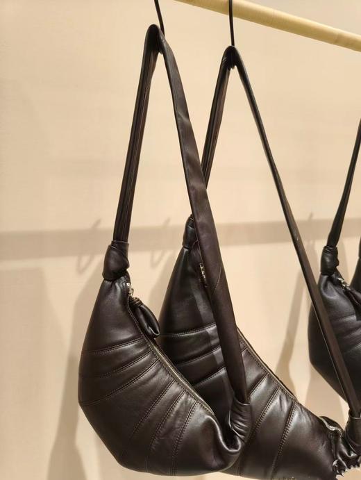 设计感洋气牛角包 商品图3