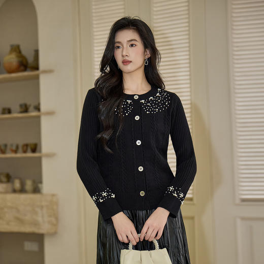 奢姿大码女装2025冬季减龄坑条钉珠圆领针织衫胖妹妹时尚百搭上衣9654691036 商品图2