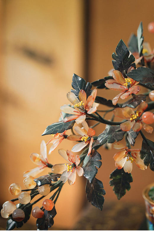 【已售】独角鹿西洋古董20世纪中国创汇时期出品宝相花纹样景泰蓝盆装饰「寿客延年」珍宝像生盆景一对 商品图3