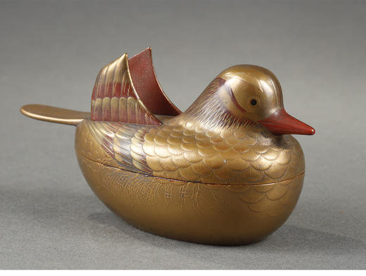 独角鹿西洋古董19世纪末日本明治时期出品「鸳鸯」主题金漆莳绘香盒 一对 商品图3