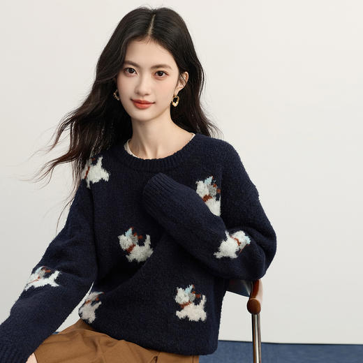 【11/26新品】熙世界糯叽叽小狗提花毛衣女2025冬季新款慵懒圆领内搭打底针织衫 商品图4