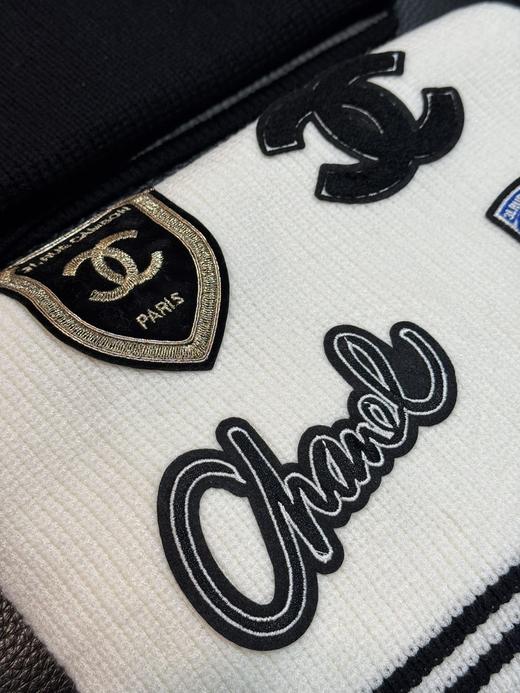 D112530英伦学院风冬季氛围感针织羊绒面料徽章围巾 商品图13