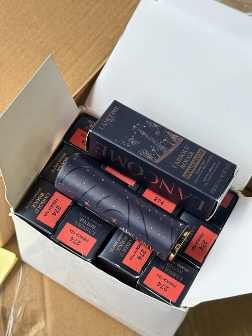 D112529星空系列圣诞限定274色号杏仁奶茶棕色口红 商品图10