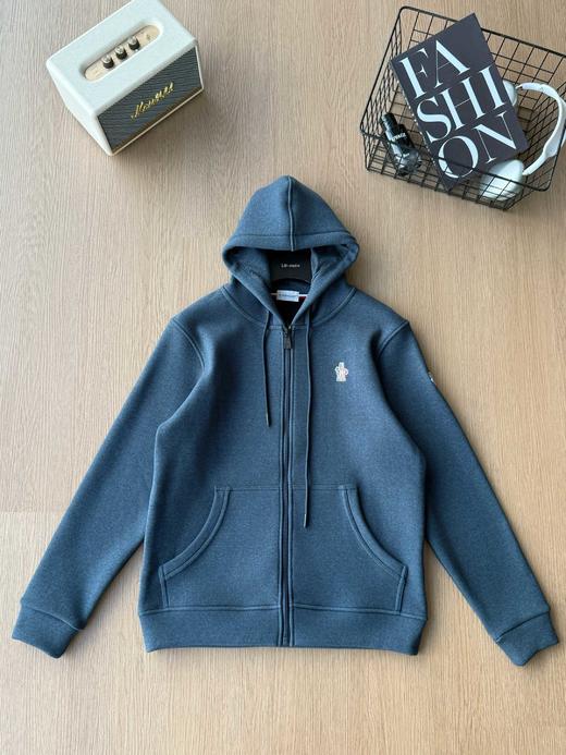 刺绣好货 加绒加厚 保暖不臃肿 MONCLER蒙口2025秋冬季新款三色连帽加绒加厚夹克拉链外套！ 商品图1