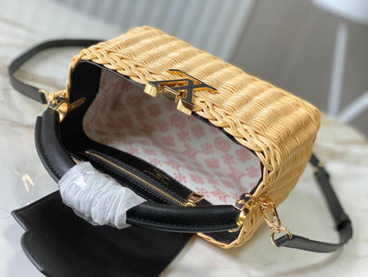 秋冬特惠💰1600 渠道级LV 新品 te级LV 动态芯片 M26003/M48865黑印花竹篮 本款Capucines手袋 商品图3