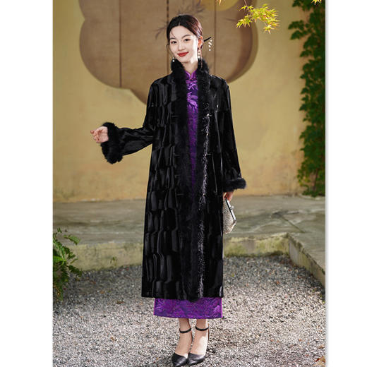 GX丝绒长款旗袍外套2025冬季新款现代时尚改良新中式高级感旗袍外搭 商品图1