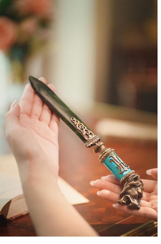 【已售】独角鹿西洋古董19世纪俄罗斯出品狮首造型纯银镀金镶嵌钻石蓝色玑镂珐琅碧玉翻书杖 商品图0