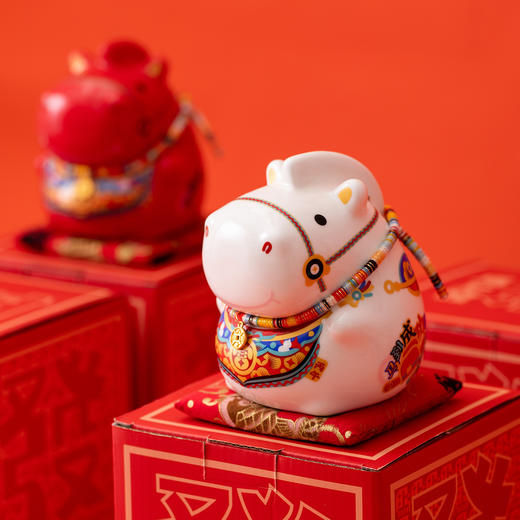 【抱富马❗️马年限定国潮摆件】过大年 添喜气 福气满满！创意陶瓷马上有钱储钱罐收银台店铺开业家居礼品饰品 商品图0