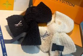 驴家 秋冬刺绣logo奶芙围巾（ZT*DSX）