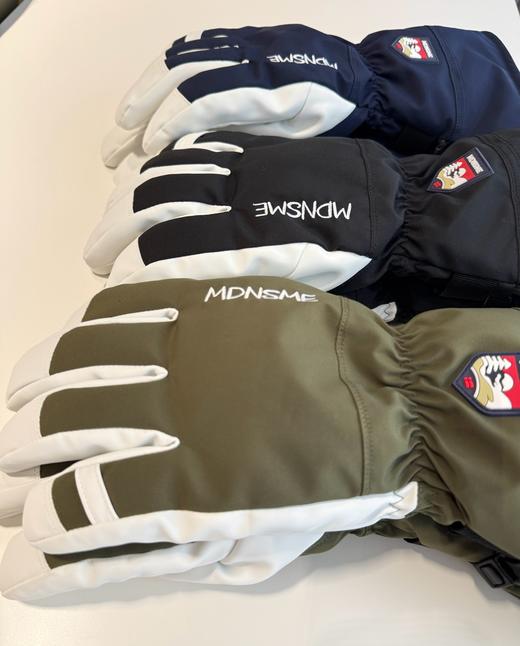 D112557男女士情侣保暖抗寒防冻防水防风手套 商品图1