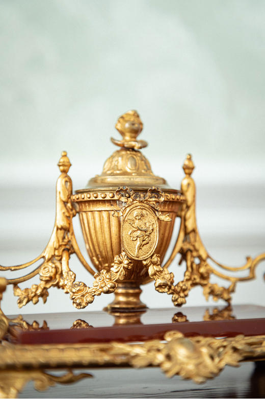 独角鹿西洋古董19世纪末法国出品花环奖杯主题铜鎏金精雕嵌玛瑙底座墨水台 商品图8