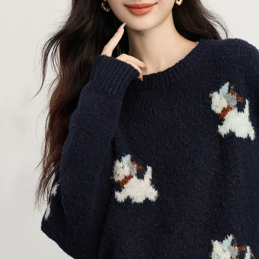 【11/26新品】熙世界糯叽叽小狗提花毛衣女2025冬季新款慵懒圆领内搭打底针织衫 商品图3