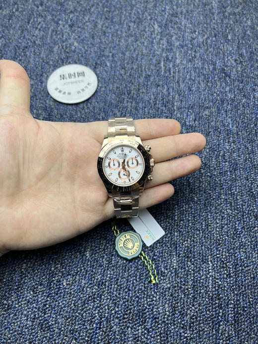 劳力士宇宙计型迪通拿系列全玫金白盘 男士腕表 表盘尺寸：40mm×12.4mm 实测！
机芯：搭载丹东7750改Cal.4130 商品图8