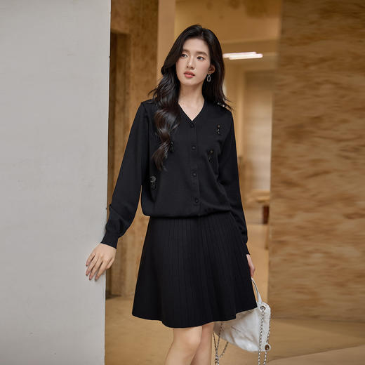 奢姿大码女装2025秋季新款胖妹妹时尚V领针织开衫半身裙两件套装 商品图4