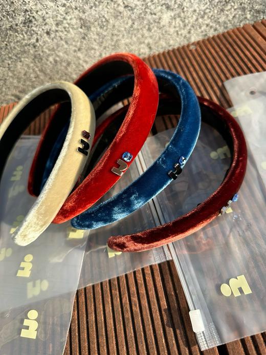 D112535爱心镶嵌水钻银色饰件复古可爱真丝高颅顶发箍 商品图4