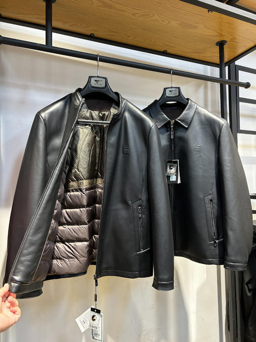 【巴宝大圣25年新款皮羽绒】✅皮革手感细腻纹理光滑，防风防雨💧耐穿好打理～  ✅90%白鸭绒-MFHS 商品图1