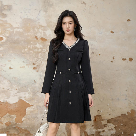 奢姿大码女装2025冬季时尚珍珠装饰V领连衣裙胖妹妹气质减龄长裙 商品图4