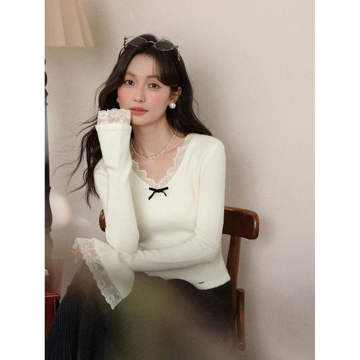 鹿向南「云杉柔雾」温柔风杏色长袖针织衫女秋冬新款修身显瘦内搭 商品图4