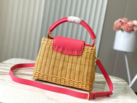 秋冬特惠💰1700 渠道级LV 新品 te级LV 动态芯片 M26005/M48865唇膏印花竹篮 本款Capucines手袋 商品图2