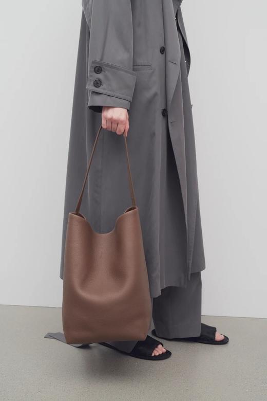 THE ROW 橄榄棕水桶托特包(LARGE N/S PARK TOTE) 商品图3