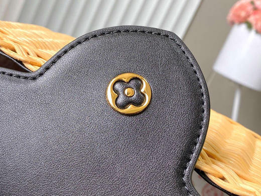 秋冬特惠💰1700 渠道级LV 新品 te级LV 动态芯片 M26003/M48865黑印花竹篮 本款Capucines手袋 商品图6