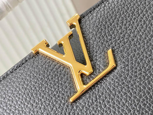 秋冬特惠💰1850 渠道级LV 新品 te级LV 动态芯片 M12936/M48865黑色圆花环扣款 本款Capucines 手袋 商品图3