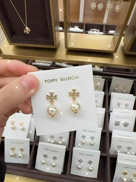 💰650🇺🇸拼邮✈️Tory Burch/TB  新款珍珠耳钉，超好看的配饰，大幂幂同款哦！做工超精致，非常高级😍 商品图3