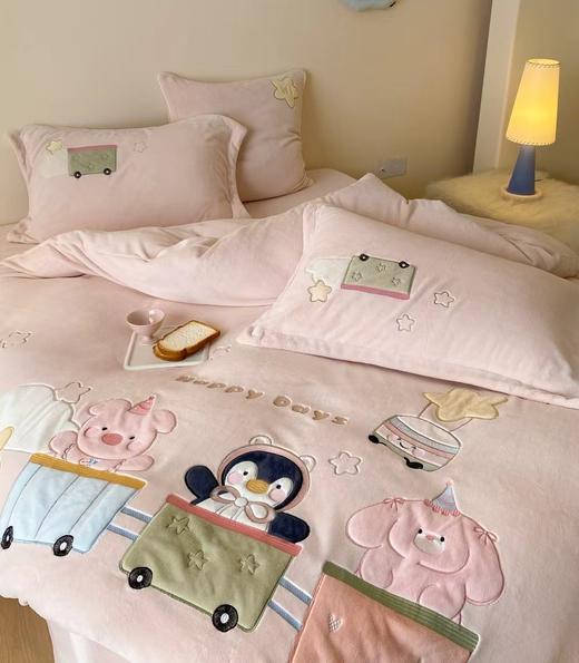 【3-7天发货丨儿童蚕丝绒四件套】萌趣涂鸦款，可爱童真！质地柔软，触感细腻！面料亲肤！手感柔软顺滑，加厚保暖！有多种款式可选！ 商品图4