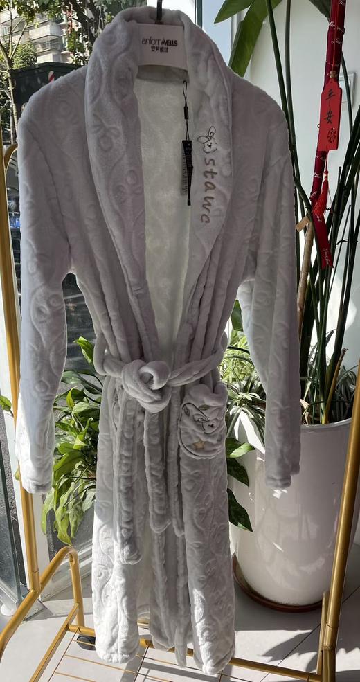 双面法兰绒剪花女士睡袍柔软舒适1415766 商品图3