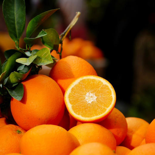 预售第三批：（12月22日到仓）石家庄优选仓库速达，畅销十二年，正宗赣南脐橙，橙子味十足，皮薄多汁，橙香浓郁，净重8斤礼盒装，黄金尺寸（75-85果径）随机发 商品图11