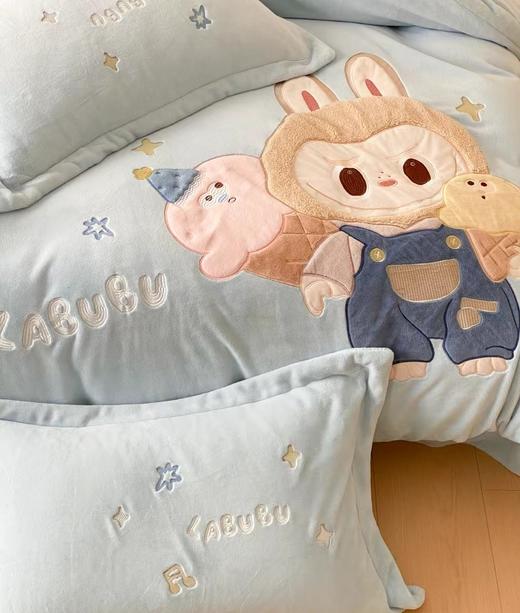 【3-7天发货丨儿童蚕丝绒四件套】萌趣涂鸦款，可爱童真！质地柔软，触感细腻！面料亲肤！手感柔软顺滑，加厚保暖！有多种款式可选！ 商品图2