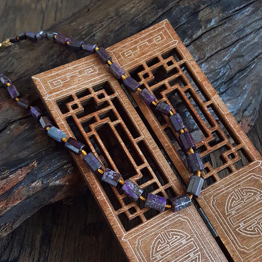 【天然正品】天然皇家帝王紫约4-7MM柱形苏纪石项链4-7MM（皆取最大值）链长：50CM（长度可调节）女士140925JJ04 商品图4