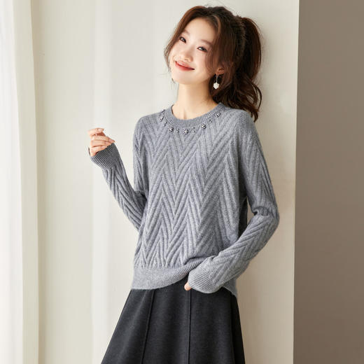 CC好看圆领钉珠毛衣女秋冬2025新款洋气慵懒风宽松内搭针织厚款上衣 商品图0