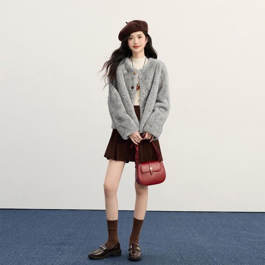 【年货节】熙世界伯爵千金风皮毛一体短外套女2025冬季新款气质上衣环保皮草 商品图2