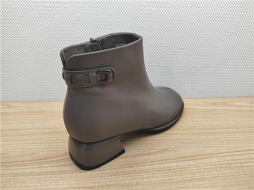 豪行秋冬新款23420981牛皮时尚休闲中跟女靴单靴短靴 商品图5