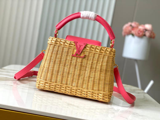 秋冬特惠💰1700 渠道级LV 新品 te级LV 动态芯片 M26005/M48865唇膏印花竹篮 本款Capucines手袋 商品图0