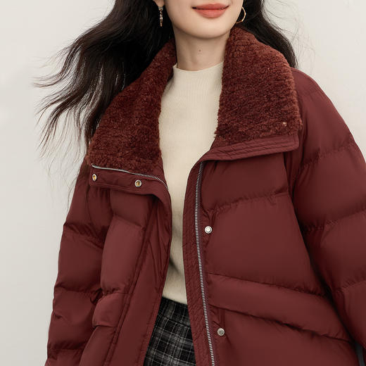 【年货节】熙世界朗姆酒红色面包棉服女2025冬装新款毛绒翻领保暖棉衣短外套 商品图3