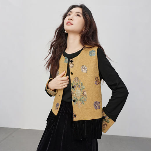 【11/26新品】熙世界鎏金新中式国风马甲套装女士秋冬季提花马夹T恤上衣两件套 商品图1