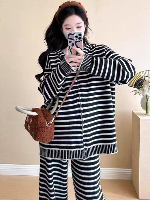 D112562连帽+撞色条纹软软糯糯休闲拉链套装 商品图13