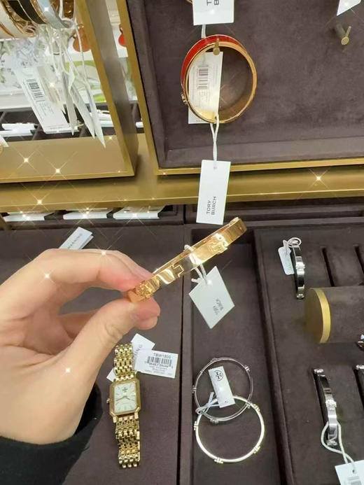 黑五巨折💰750🇺🇸拼邮✈️ 😍Tory Burch TB手镯💫三个颜色 卡地亚同款哦‼️ 🔥 优雅美丽  开口设计 不挑手腕  超级显白  点缀你的美🥰 商品图5