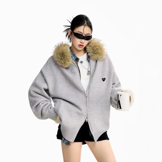 D112560慵懒随性时尚保暖灰色针织连帽外套 商品图4