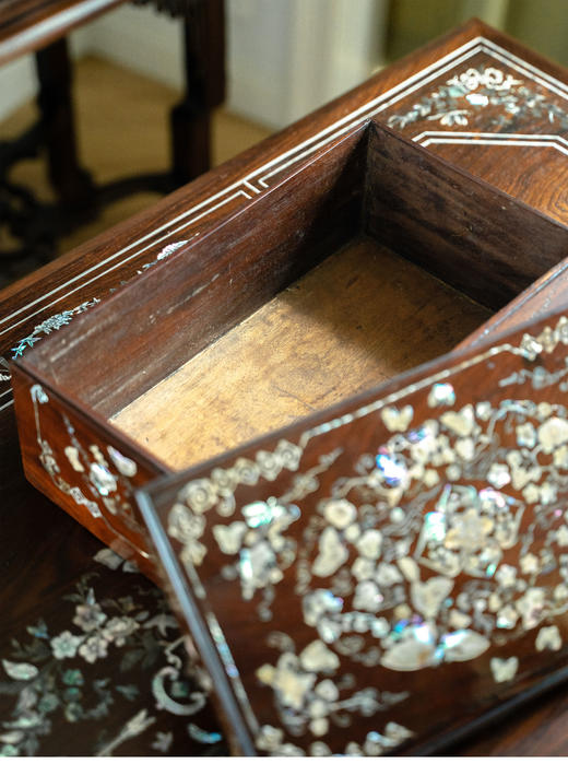 独角鹿西洋古董20世纪中国出品硬木嵌螺钿「瓜瓞绵绵」主题珍宝盒 商品图3