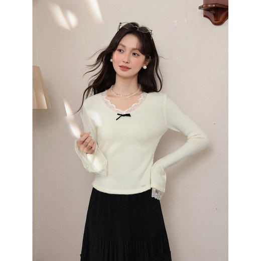 鹿向南「云杉柔雾」温柔风杏色长袖针织衫女秋冬新款修身显瘦内搭 商品图3