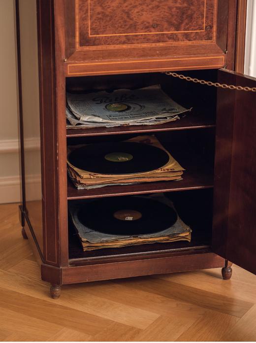 【已售】独角鹿西洋古董20世纪法国唱片公司百代Pathé 出品柜式落地留声机  配唱片与曲目 商品图4